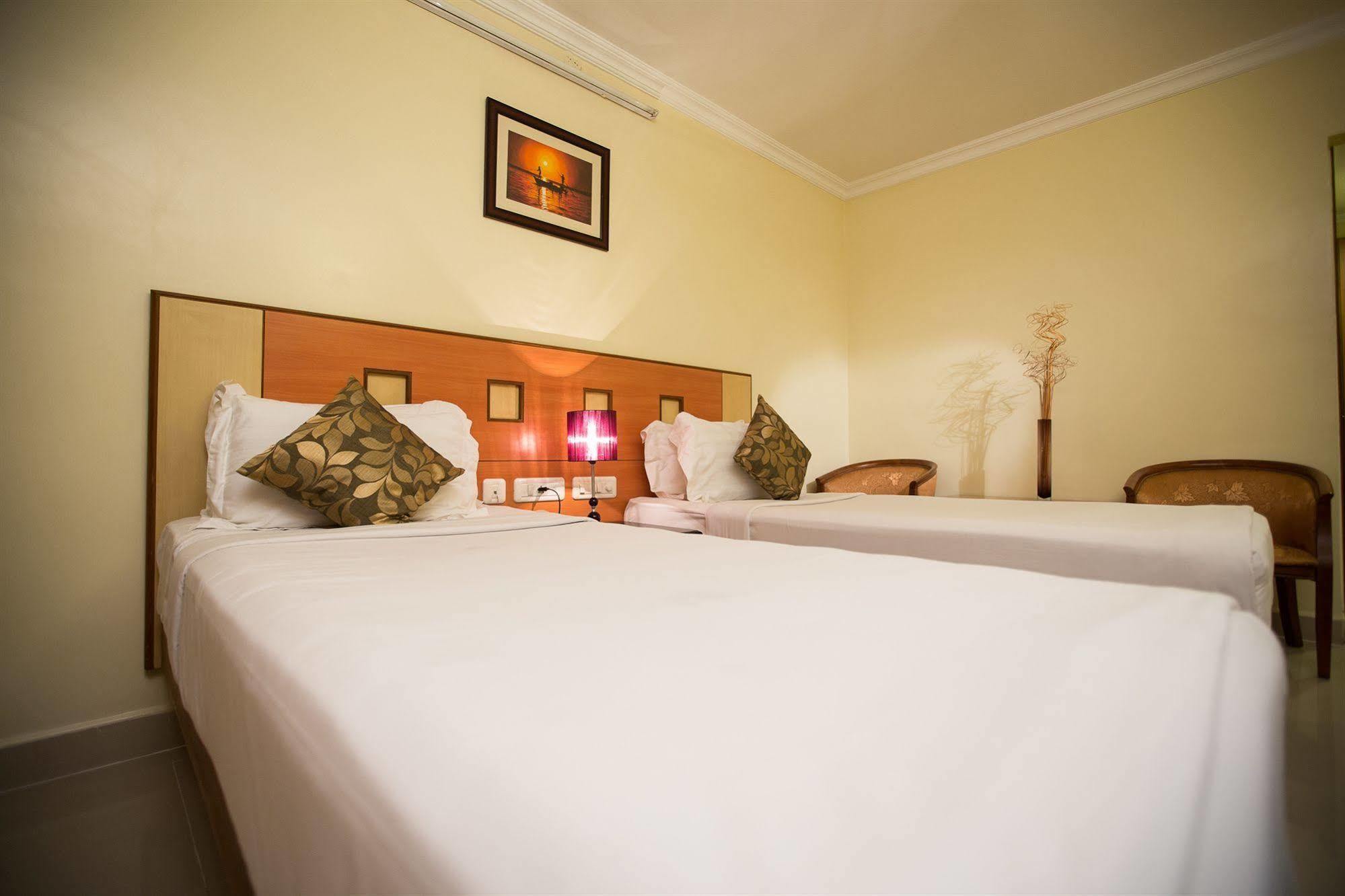 ทาซ กามาร์ แฟมิลี โฮเทล Hotel เชนไน ภายนอก รูปภาพ