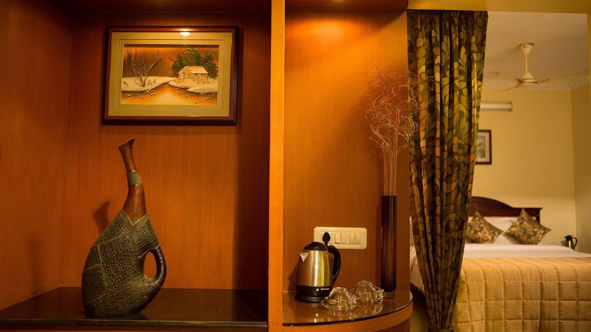 ทาซ กามาร์ แฟมิลี โฮเทล Hotel เชนไน ภายนอก รูปภาพ
