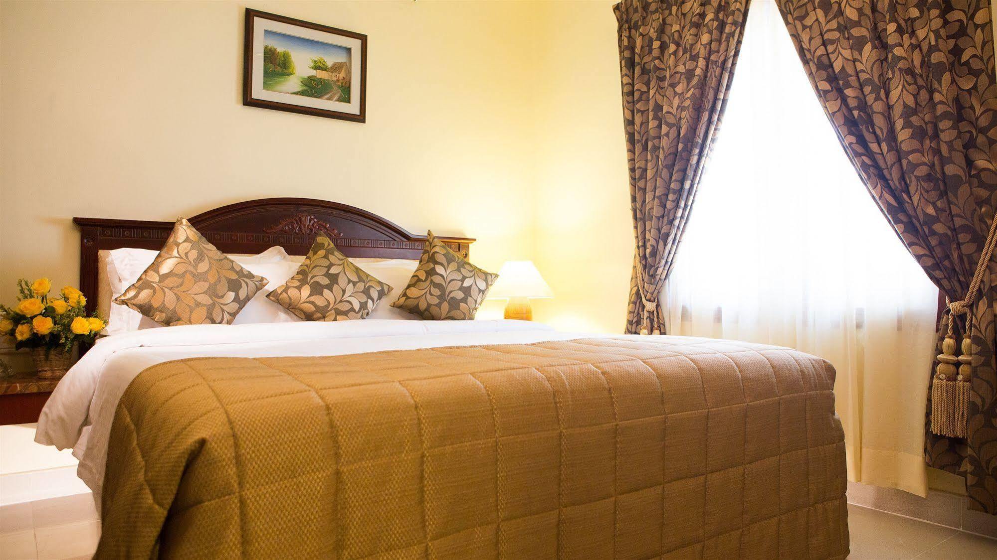 ทาซ กามาร์ แฟมิลี โฮเทล Hotel เชนไน ภายนอก รูปภาพ