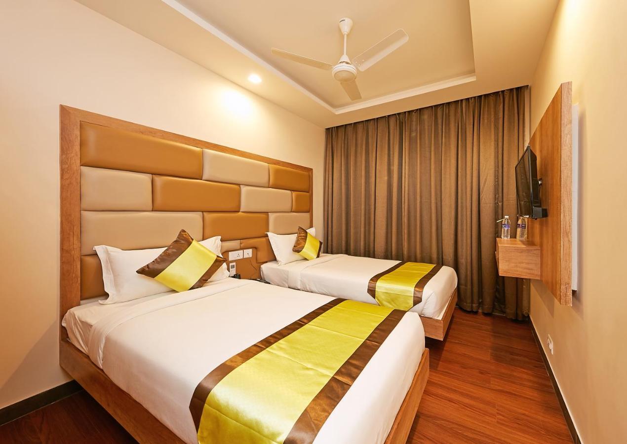 ทาซ กามาร์ แฟมิลี โฮเทล Hotel เชนไน ภายนอก รูปภาพ