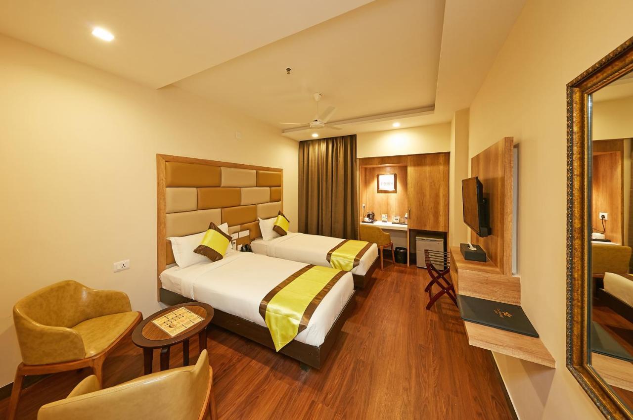 ทาซ กามาร์ แฟมิลี โฮเทล Hotel เชนไน ภายนอก รูปภาพ