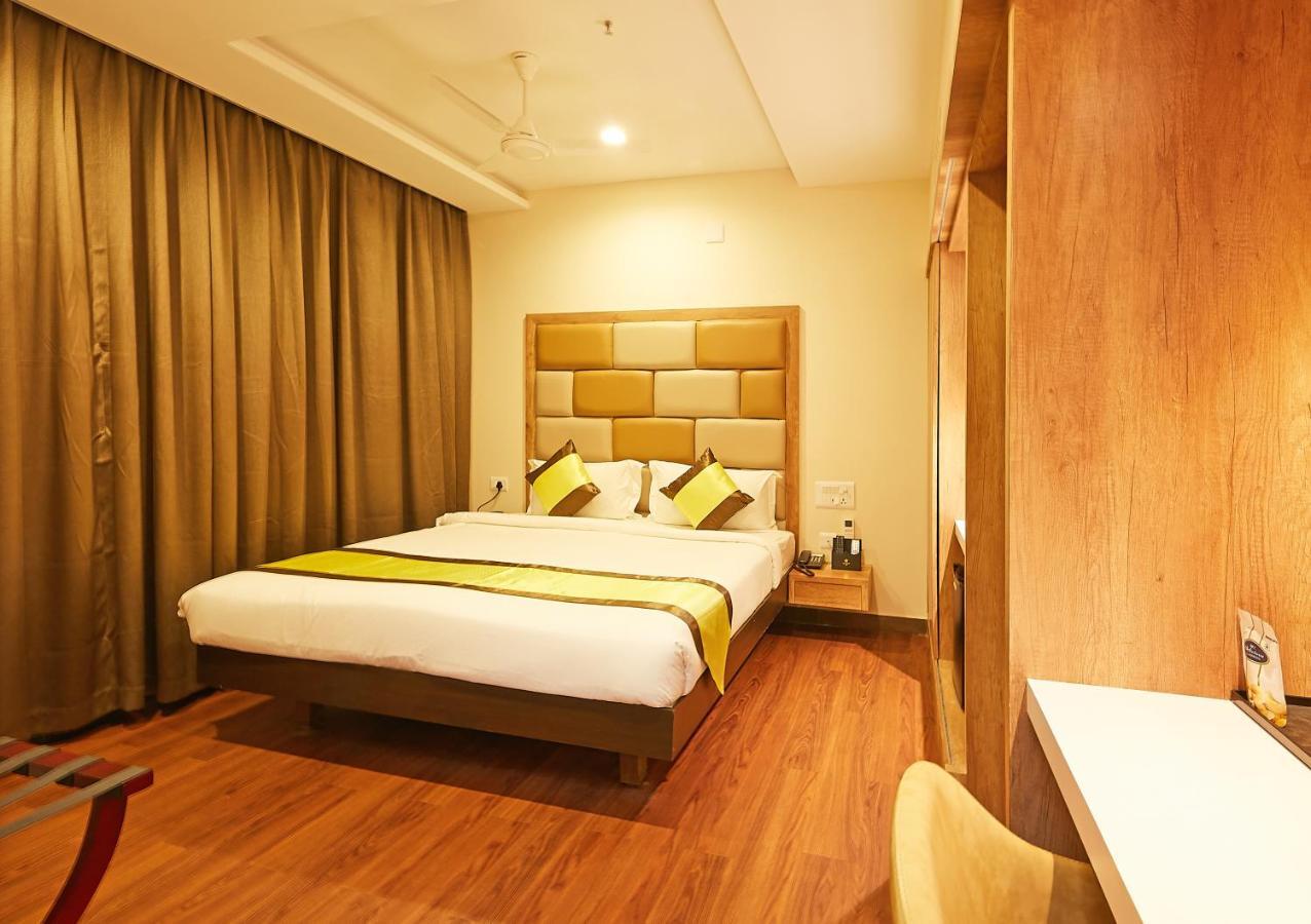 ทาซ กามาร์ แฟมิลี โฮเทล Hotel เชนไน ภายนอก รูปภาพ
